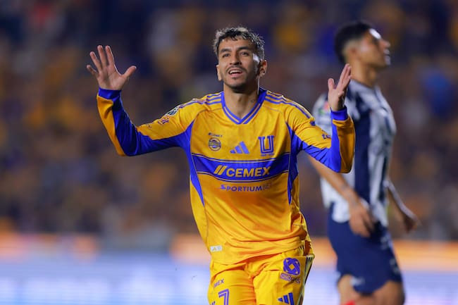 Festejo de Ángel Correa contra los Rayados