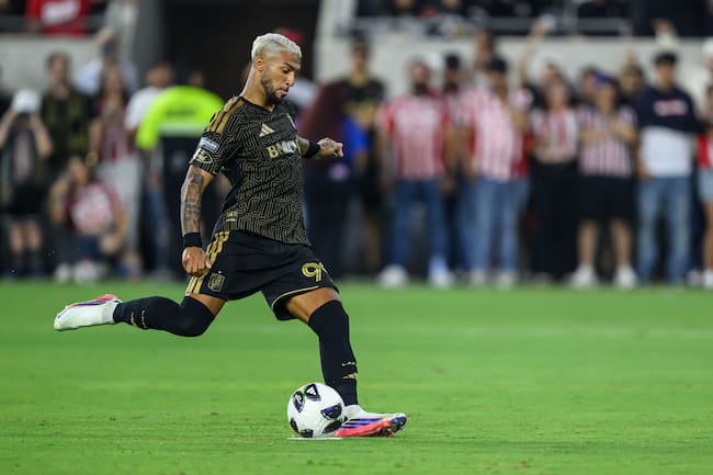 LAFC superó a las Chivas en penaltis